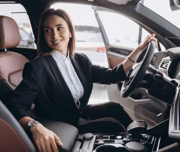 kožna sjedala i unutrašnjost u automobilu