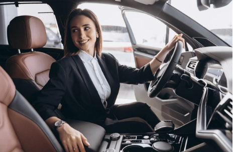 kožna sjedala i unutrašnjost u automobilu